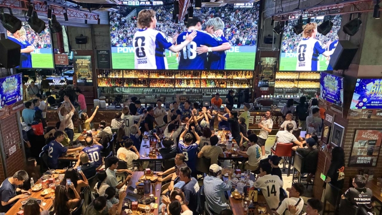 上海球迷為日本隊歡呼 中共黨媒氣急敗壞