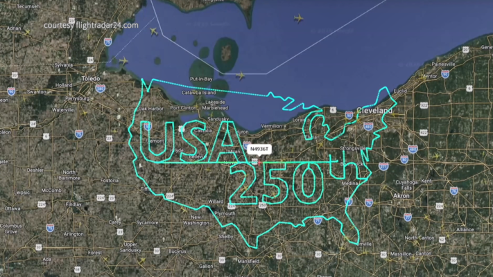 美國250慶典 空中飛出巨型「USA 250」字樣