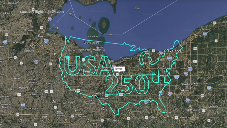 美國250慶典 空中飛出巨型「USA 250」字樣