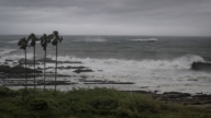 巴威颱風暴雨狂襲關島 接近台灣預計9日海警