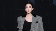 女星古力娜扎右眼貼紗布仍美翻 背後原因惹鼻酸