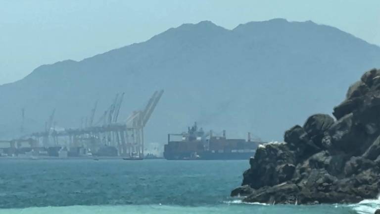 川普下令封鎖伊朗航運接管海峽 並將徵通航費