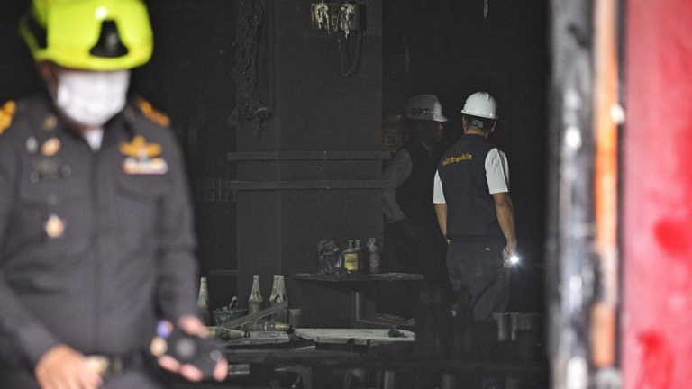 曼谷酒吧大火至少32死73傷 專家：反映娛樂場安全不足