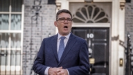 伯纳姆接掌英国首相 承诺十年改革重塑国家