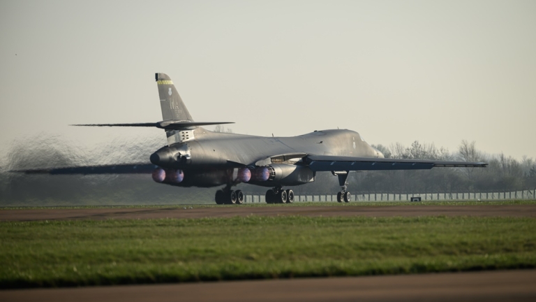 美軍重擊伊朗 傳已派B-1轟炸機空襲