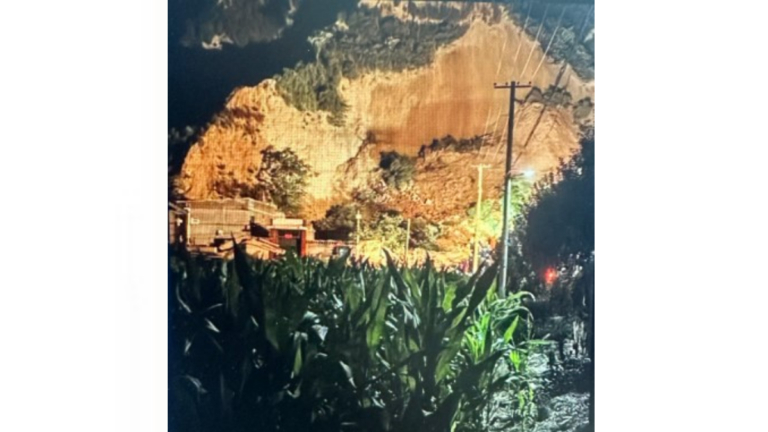 山西洪洞山體崩塌致民宅被埋 多人死傷