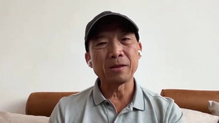 胡志偉出獄後赴英與家人團聚 面臨遣返