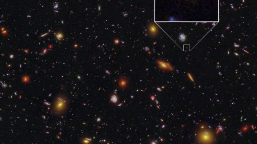 哈勃探测到早期宇宙星系发出的紫外光