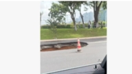 深圳滨海大道突然塌陷 巨大坑洞导致大塞车