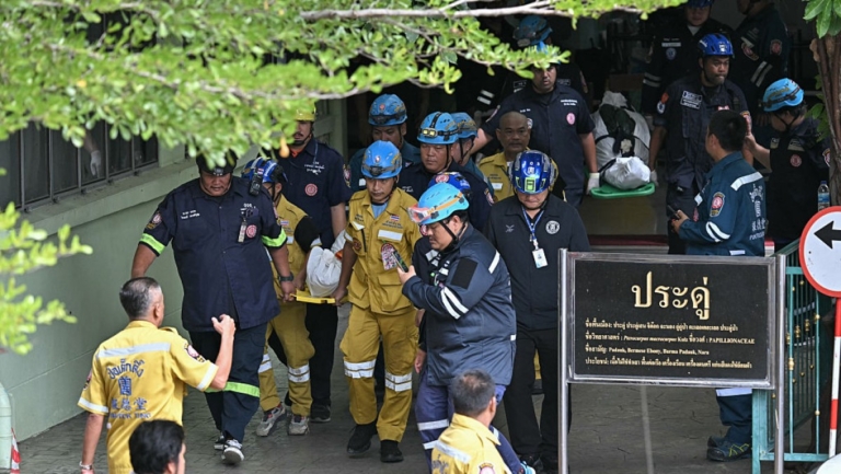 泰國曼谷校園槍擊案 槍手犯案前祖父母已死在家中