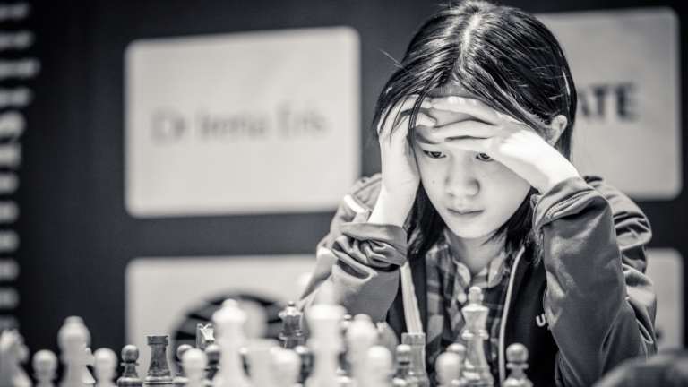 16歲西洋棋天才少女Lee擊敗侯逸凡 速棋賽封后