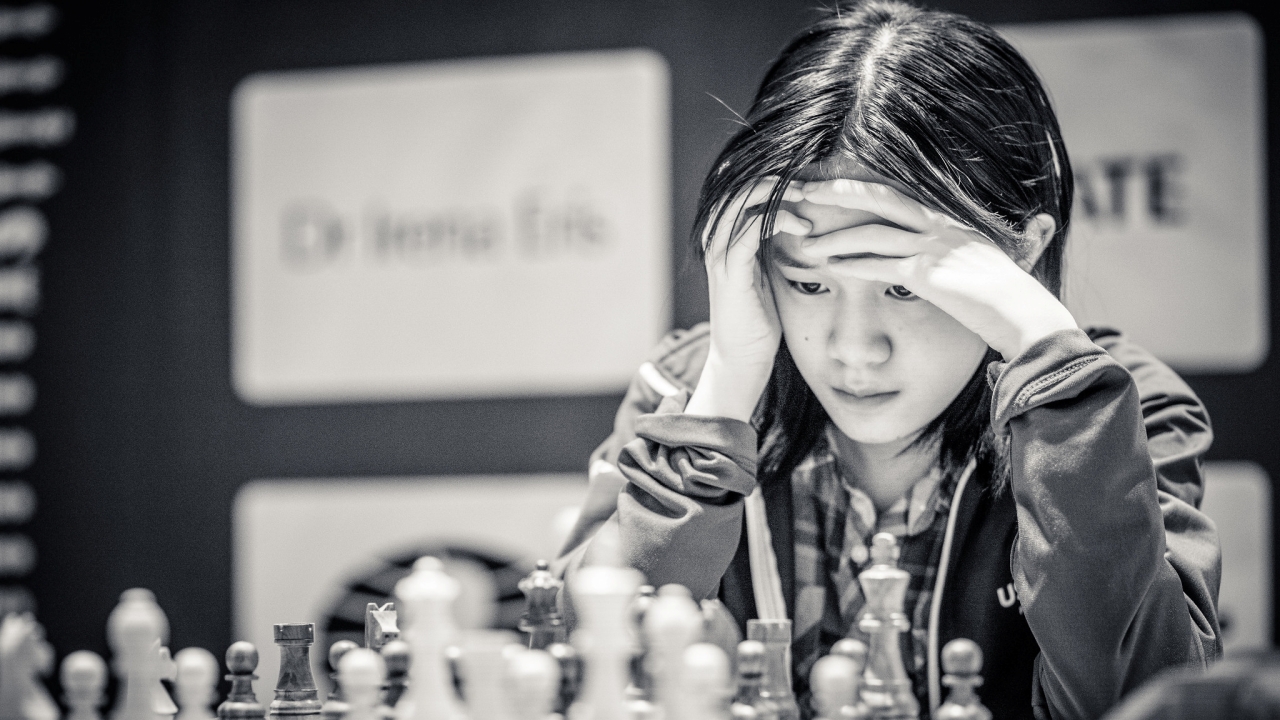 16歲的美國西洋棋天才少女愛麗絲·李(Alice Lee)資料照。(FIDE提供)