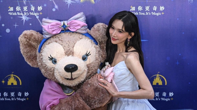 林志玲4歲兒正臉曝光 網友讚：基因太好了