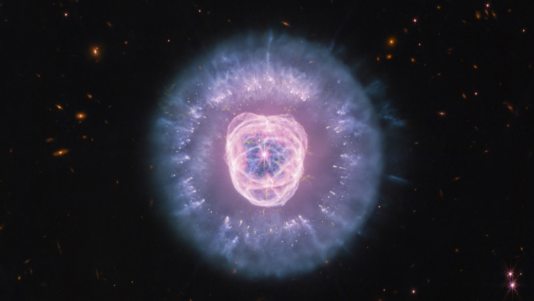 恆星死亡後的壯麗景象 NASA發布獅子星雲新圖