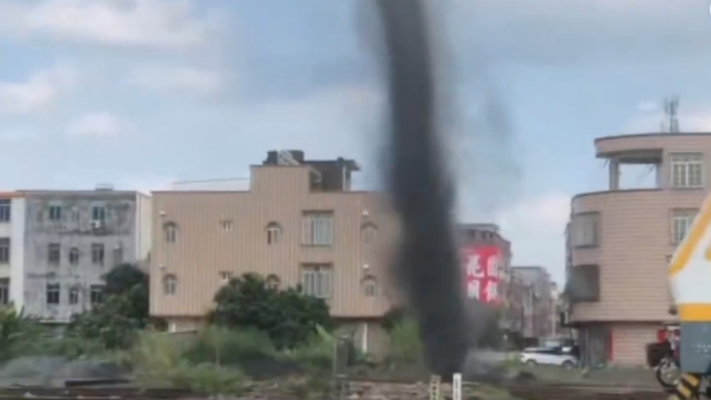 廣東驚現黑色塵捲風 畫面恐怖