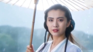王祖贤息影22年借AI复出 现身广州引热议（视频）