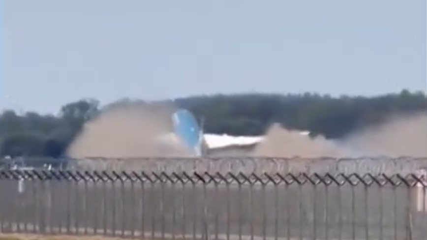 越航起飛機尾擦撞衝出跑道 慕尼黑上空盤旋洩油返降