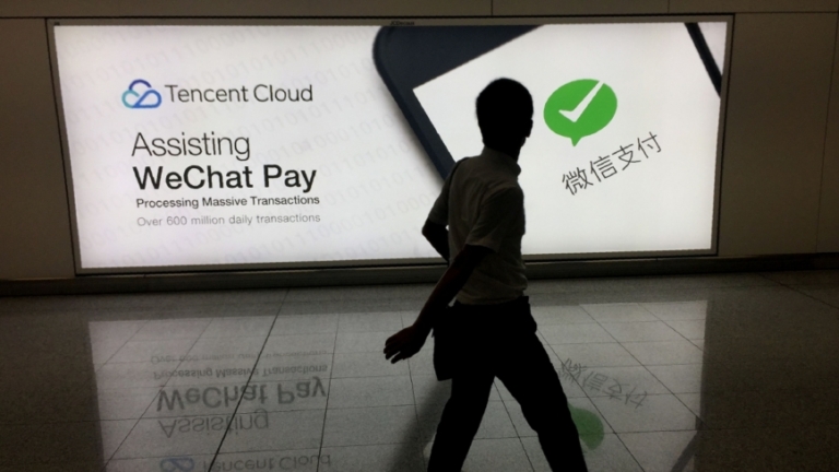 華人律師打官司助微信留美 自己卻遭騰訊封禁