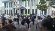 【禁闻】8月25日维权动态 河南数百投资受害村民讨要血汗钱 与警察冲突