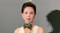 60歲李若彤現身上海 皮膚白皙緊致驚艷全場(視頻)