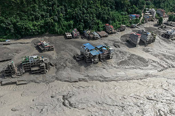 西藏尼泊爾山洪泥石流 災後慘狀(多圖)
