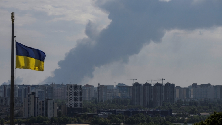 俄羅斯連續兩天空襲基輔公寓和倉庫 一死兩傷