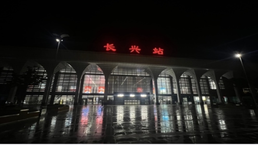 “扣完社保刚够吃饭” 江浙沪小县城工资开始崩塌