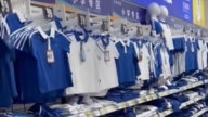 “深圳校服”成网络焦点 揭中国校服腐败黑幕