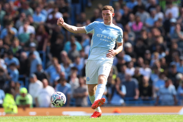 MANCHESTER, ENGLAND - AUGUST 23: Elliot Anderson of Manchester City during the Premier League 2026/27 match between Manchester City and AFC Bournemouth at Etihad Stadium on August 23, 2026 in Manchester, England.