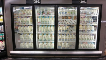 牛奶、乳製品等別再放門邊！冰箱收納有學問