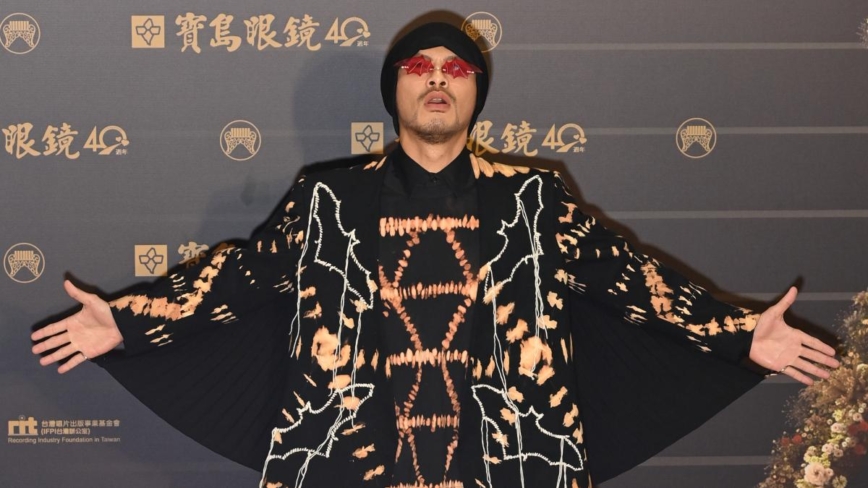 黄明志打造史诗单曲 一度受困荒漠“向马求救”