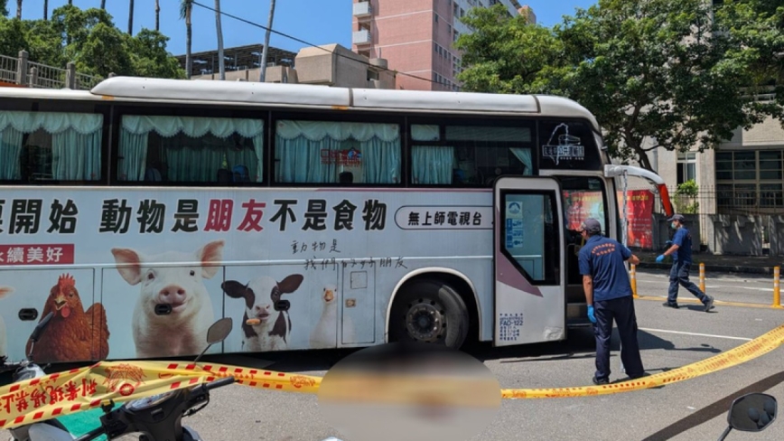 新加坡妇人走台中行人穿越道 遭大客车撞上不治