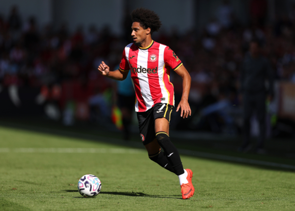 BRENTFORD, ENGLAND - SEPTEMBER 05: Kevin Schade of Brentford controls the ball during the Premier League 2026/27 match between Brentford and Sunderland at Gtech Community Stadium on September 05, 2026 in Brentford, England. 