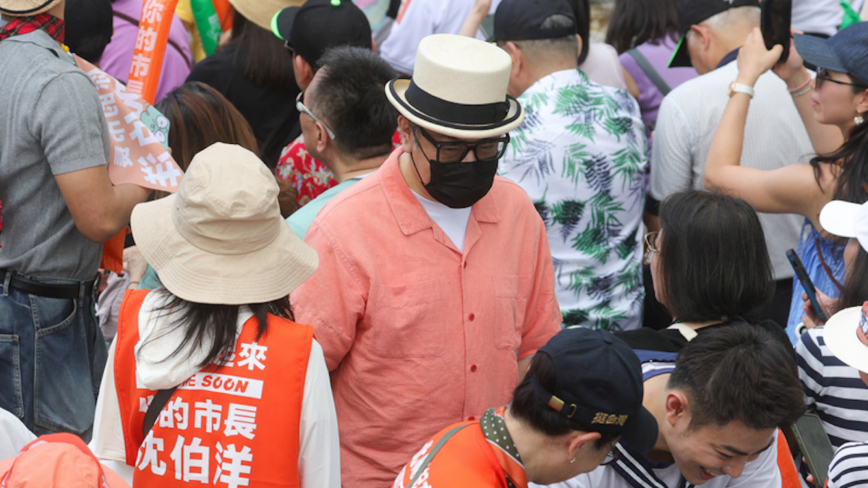 蔡康永现身沈伯洋造势大会 小粉红跳脚陆车企急切割