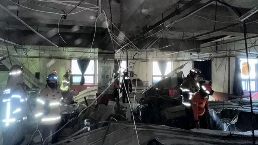 韩国大邱超市天花板崩落 至少38人轻伤