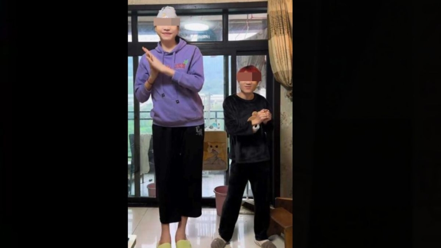 26岁中国2.2米高女网红小玥去世 死因曝光